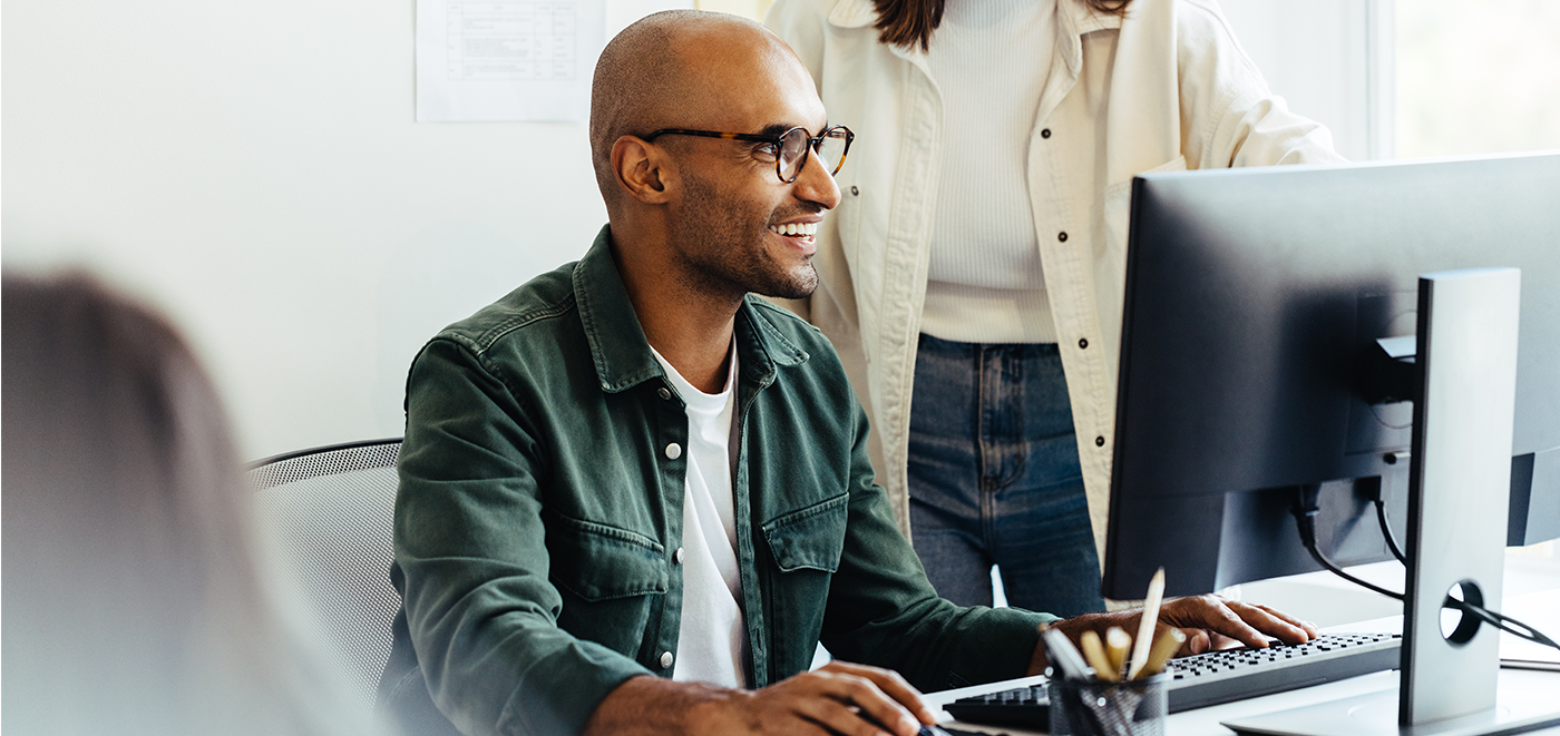 Man using Appia to create a fast pay estimate in office